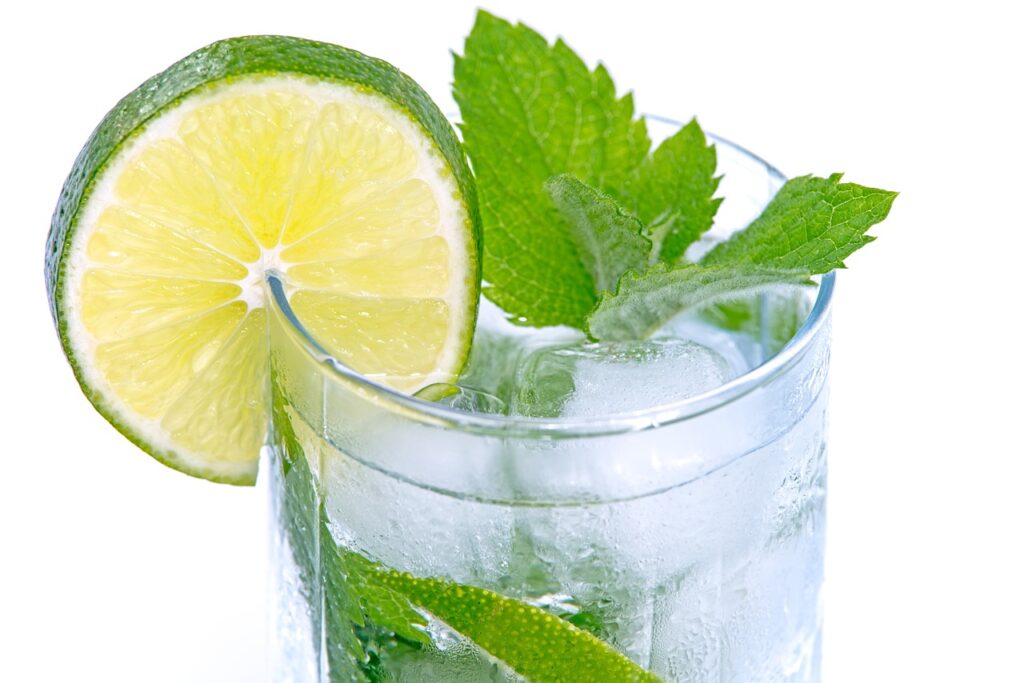 refreshing drink with mint and lime